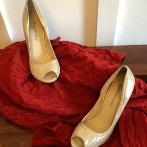 Vera Wang Lavender shimmery wedge heels size 7